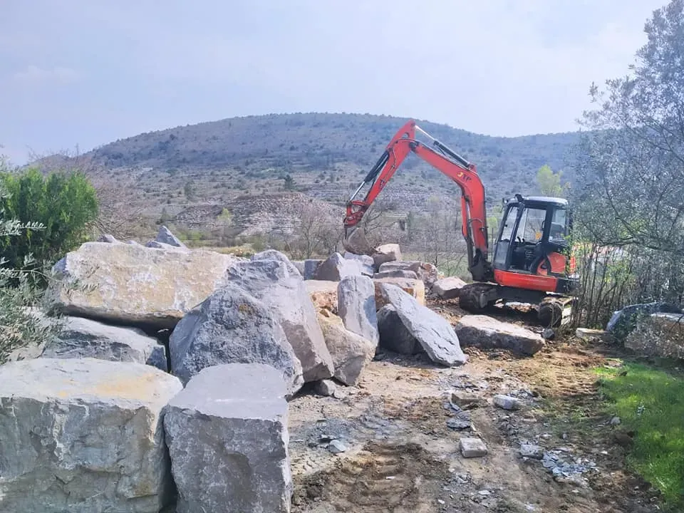 Enrochement à Mirabel